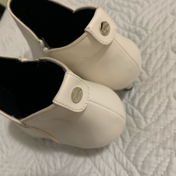 Circus Sam Edelman White Booties Kitten Heel 8 - Picture 7 of 14